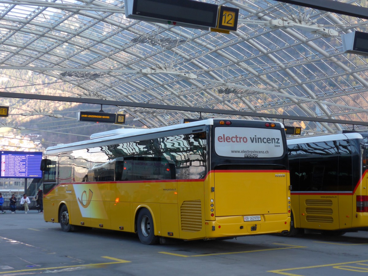 (167'835) - PostAuto Graub�nden - GR 162'970 - Irisbus am 19. Dezember 2015 in Chur, Postautostation