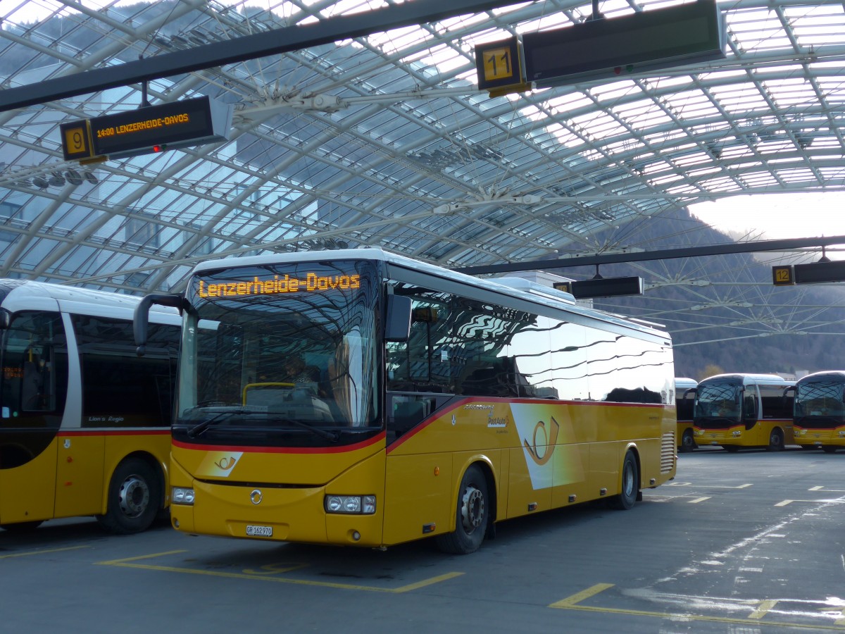 (167'838) - PostAuto Graub�nden - GR 162'970 - Irisbus am 19. Dezember 2015 in Chur, Postautostation