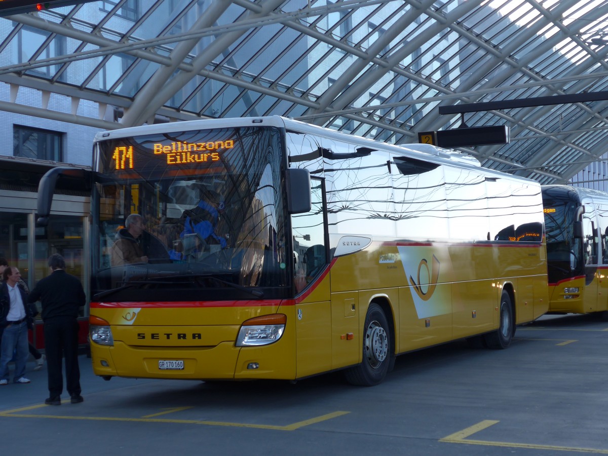 (167'839) - PostAuto Graub�nden - GR 170'160 - Setra am 19. Dezember 2015 in Chur, Postautostation