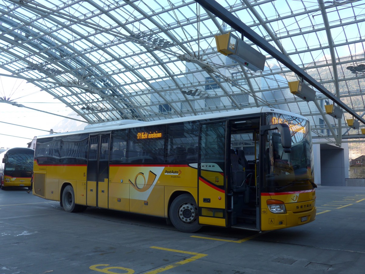 (167'840) - PostAuto Graub�nden - GR 170'159 - Setra am 19. Dezember 2015 in Chur, Postautostation