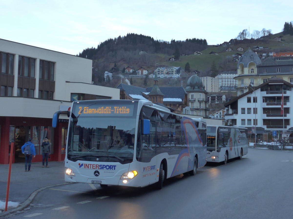(167'880) - EAB Engelberg - Nr. 5/OW 10'241 - Mercedes (ex VZO Gr�ningen; ex Vorf�hrfahrzeug) am 25. Dezember 2015 beim Bahnhof Engelberg