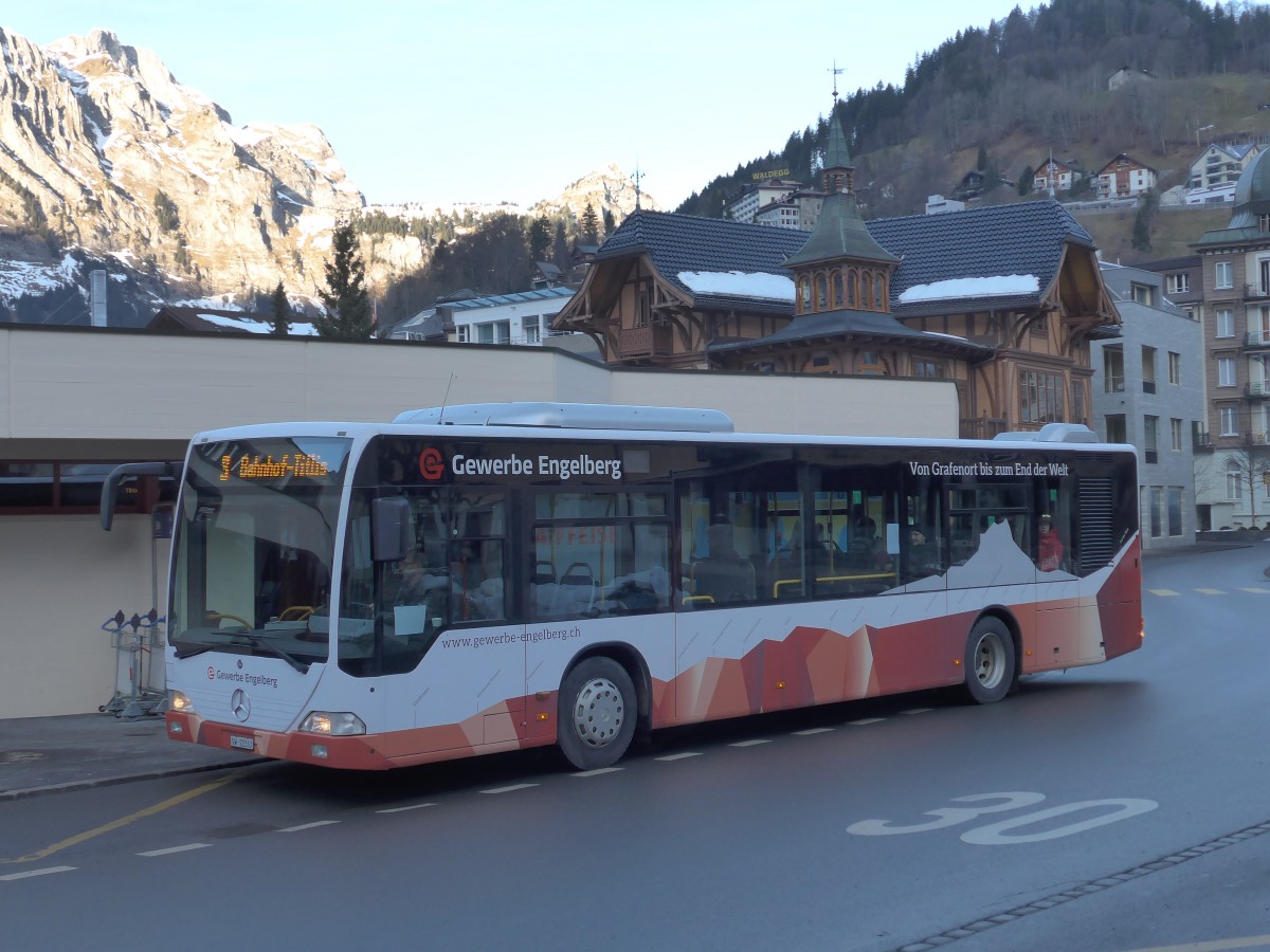 (167'906) - EAB Engelberg - Nr. 8/OW 22'333 - Mercedes (ex Ming, Sils-Maria; ex Vorf�hrwagen EvoBus, D-Mannheim) am 25. Dezember 2015 beim Bahnhof Engelberg