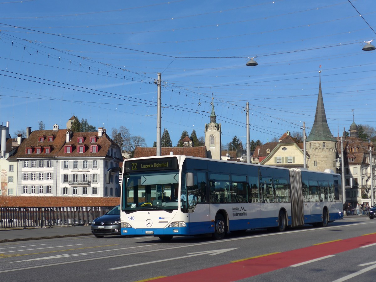 (167'946) - VBL Luzern - Nr. 140/LU 199'440 - Mercedes am 25. Dezember 2015 in Luzern, Bahnhofbr�cke