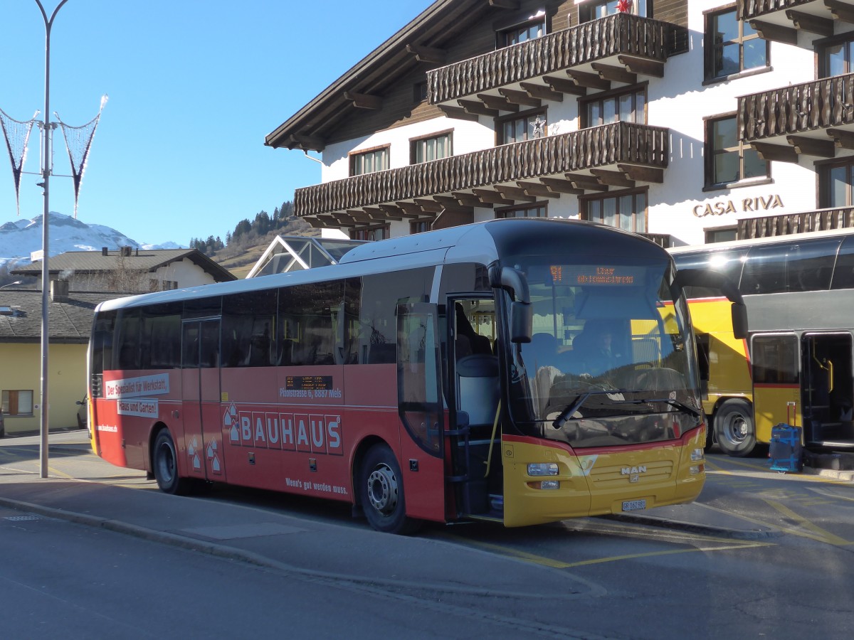 (167'985) - PostAuto Graub�nden - GR 162'981 - MAN am 26. Dezember 2015 in Laax, Post