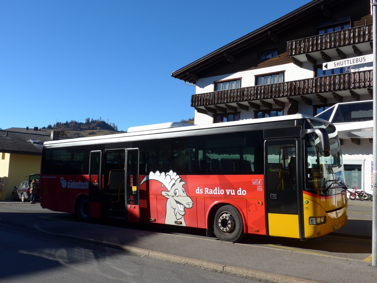 (167'995) - PostAuto Graub�nden - GR 162'972 - Irisbus am 26. Dezember 2015 in Laax, Post