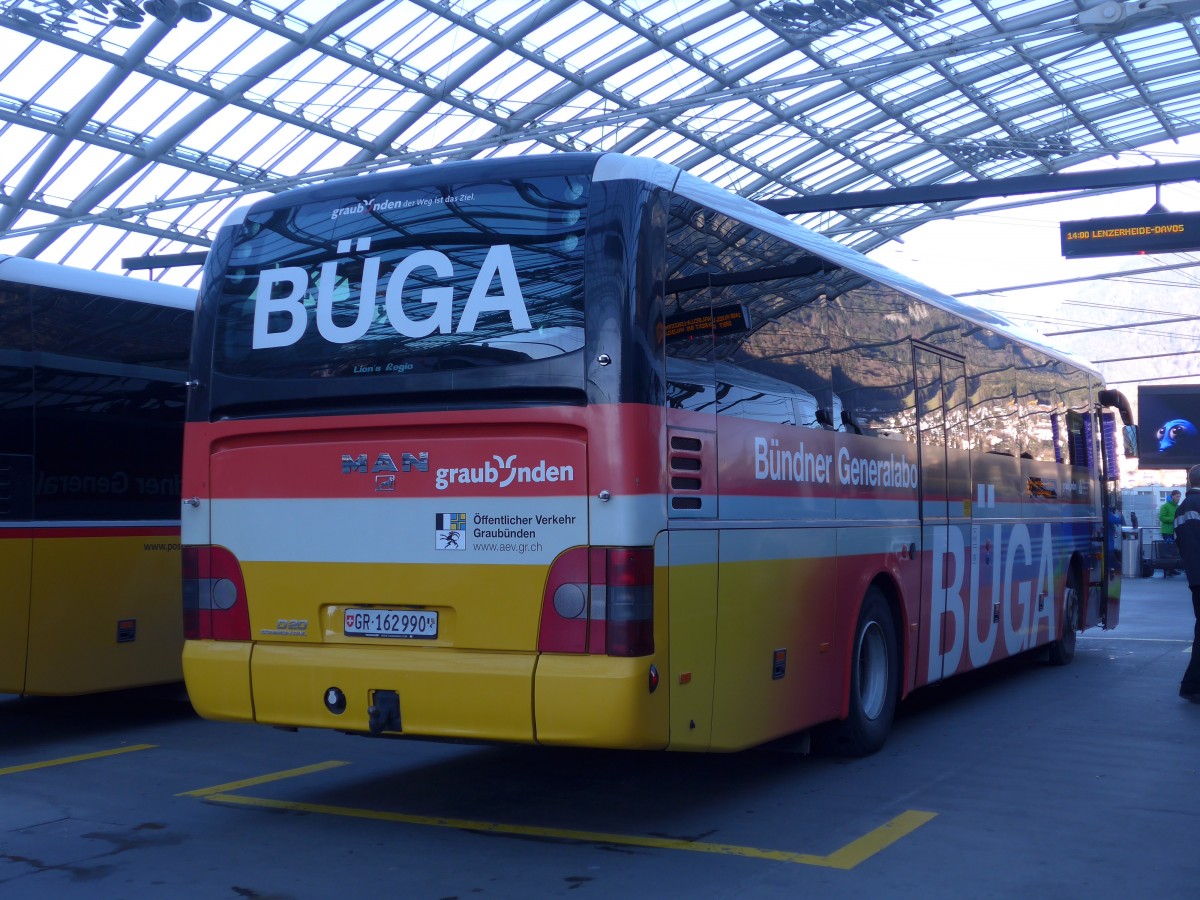 (168'021) - PostAuto Graub�nden - GR 162'990 - MAN am 26. Dezember 2015 in Chur, Postautostation