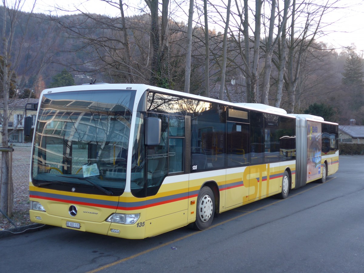 (168'044) - STI Thun - Nr. 135/BE 801'135 - Mercedes am 27. Dezember 2015 bei der Schiffl�ndte Thun