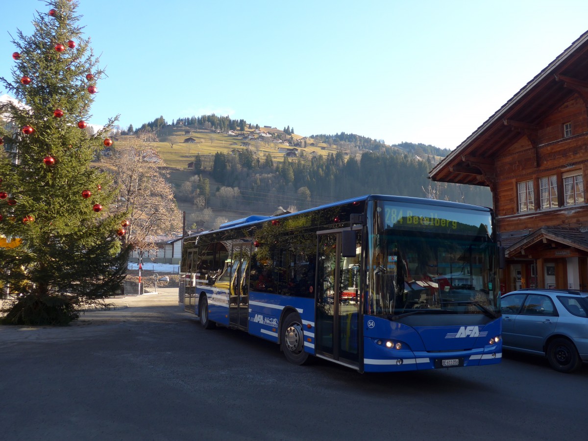 (168'048) - AFA Adelboden - Nr. 54/BE 611'056 - Neoplan (ex VBZ Z�rich Nr. 243) am 27. Dezember 2015 beim Bahnhof Lenk