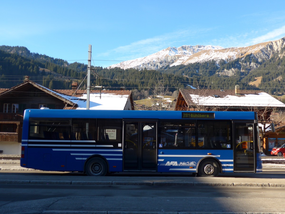 (168'050) - AFA Adelboden - Nr. 56/BE 611'030 - MAN/G�ppel am 27. Dezember 2015 beim Bahnhof Lenk