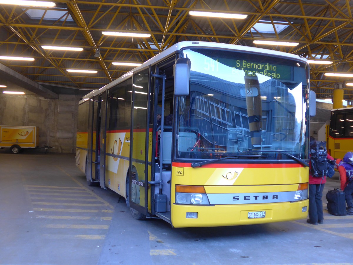 (168'056) - PostAuto Graub�nden - GR 102'312 - Setra (ex Heim, Flums) am 29. Dezember 2015 in Thusis, Postautostation