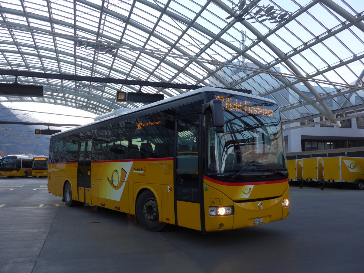 (168'105) - PostAuto Graub�nden - GR 106'554 - Irisbus am 29. Dezember 2015 in Chur, Postautostation
