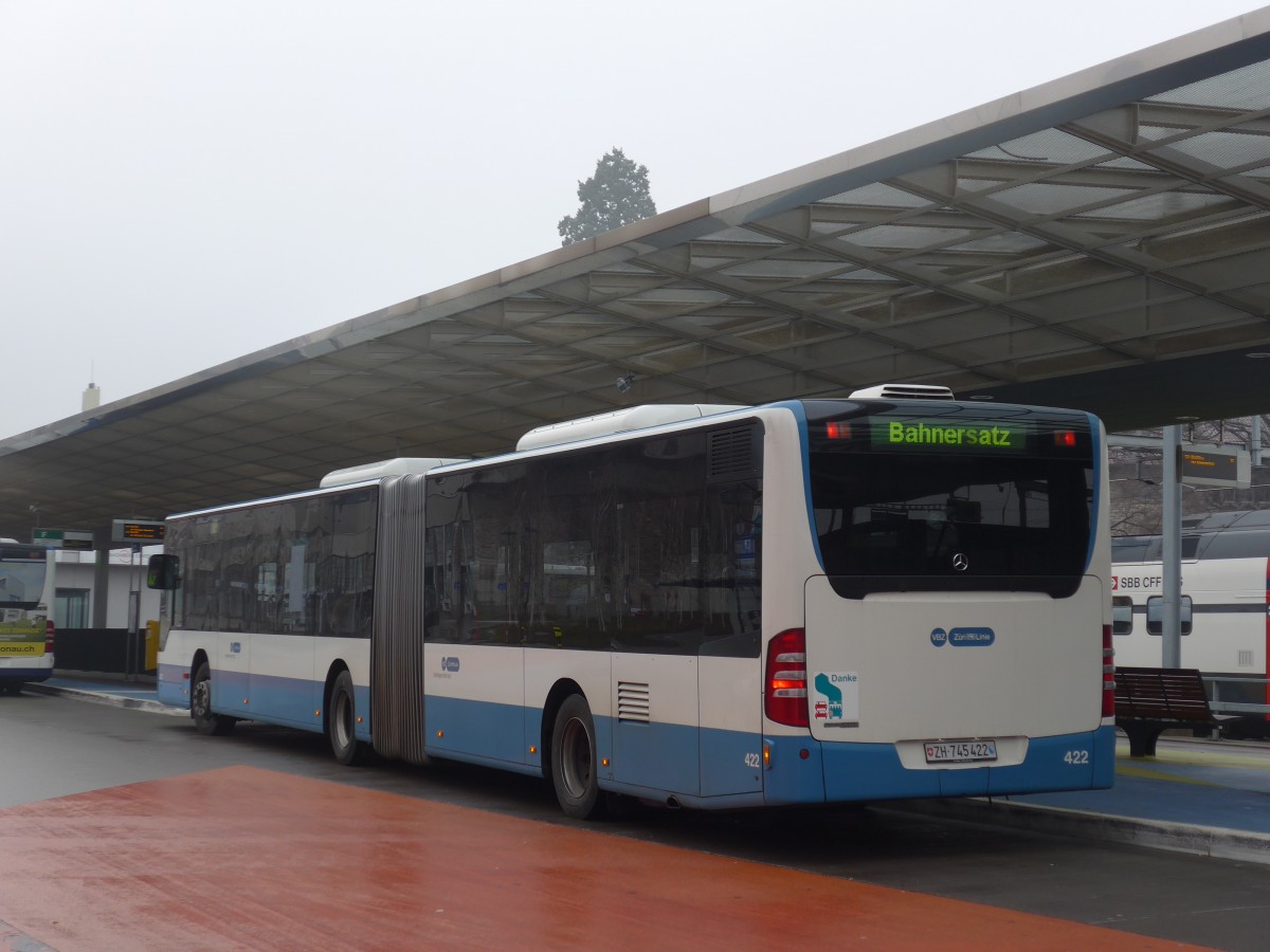(168'176) - VBZ Z�rich - Nr. 422/ZH 745'422 - Mercedes am 1. Januar 2016 beim Bahnhof Horgen