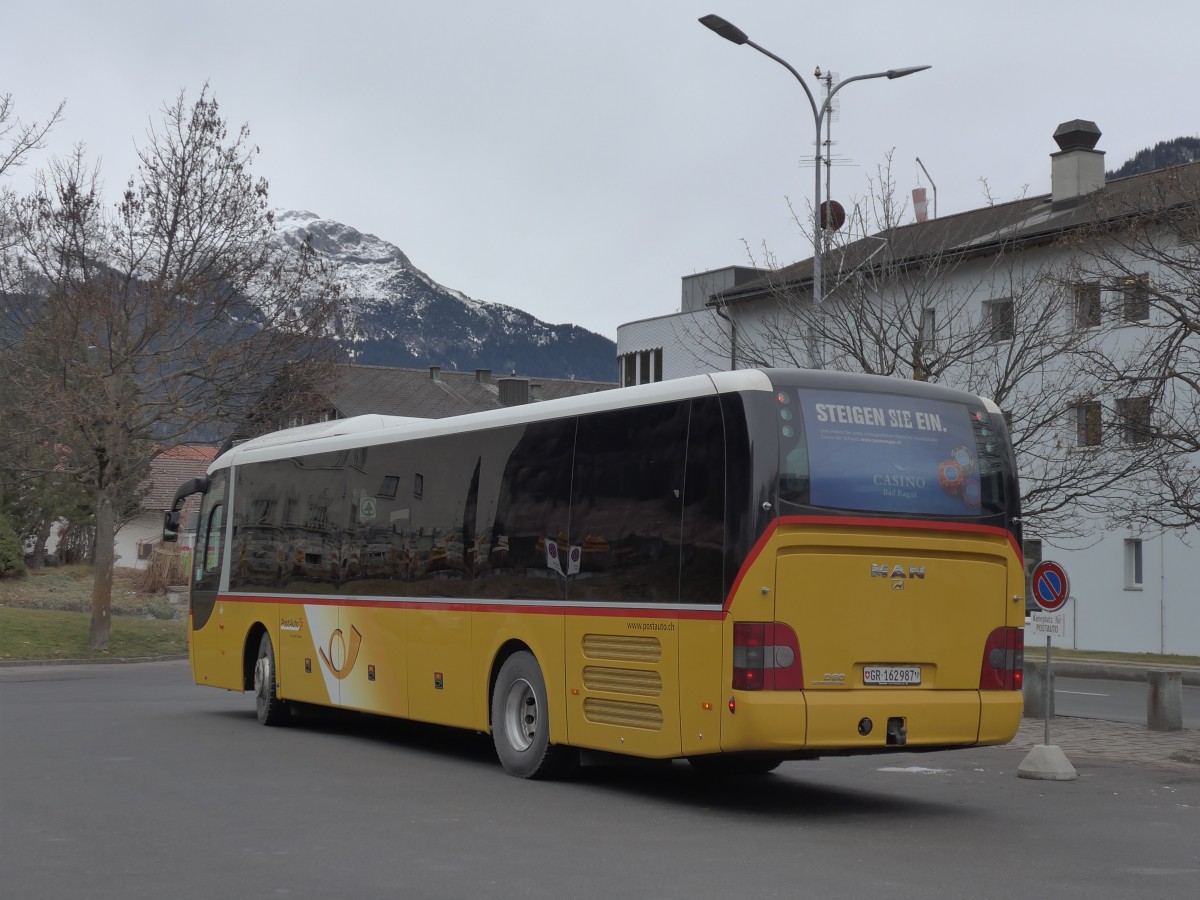 (168'235) - PostAuto Graub�nden - GR 162'987 - MAN am 2. Januar 2016 in Savognin, Post