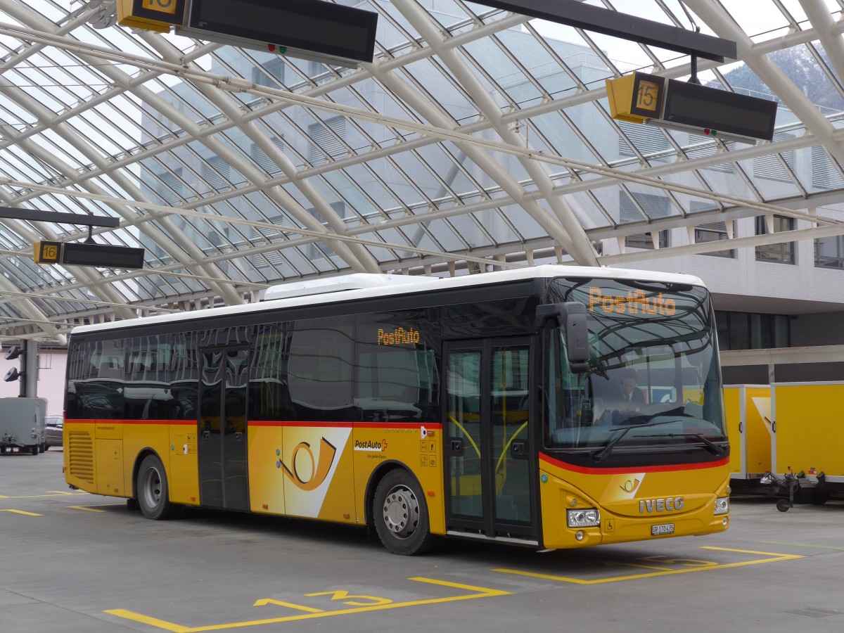(168'295) - PostAuto Graub�nden - GR 170'435 - Iveco am 2. Januar 2016 in Chur, Postautostation