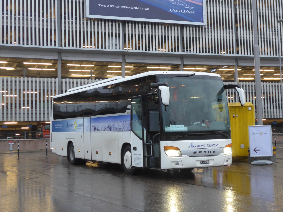 (168'296) - Aus Liechtenstein: Arlberg Express, Schaanwald - FL 26'788 - Setra am 2. Januar 2016 in Z�rich, Flughafen