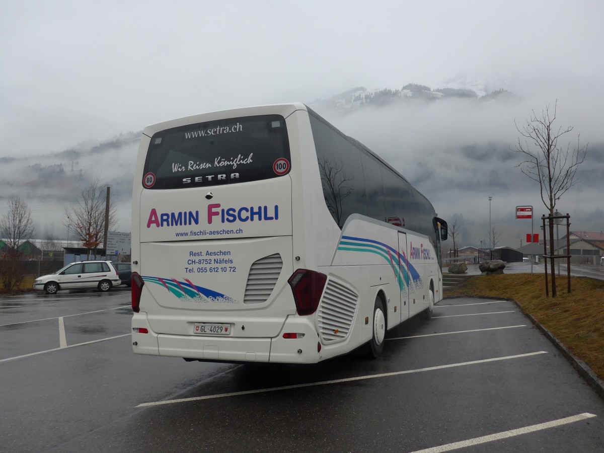 (168'331) - Fischli, N�fels - GL 4029 - Setra am 9. Januar 2016 in Frutigen, Sportzentrum