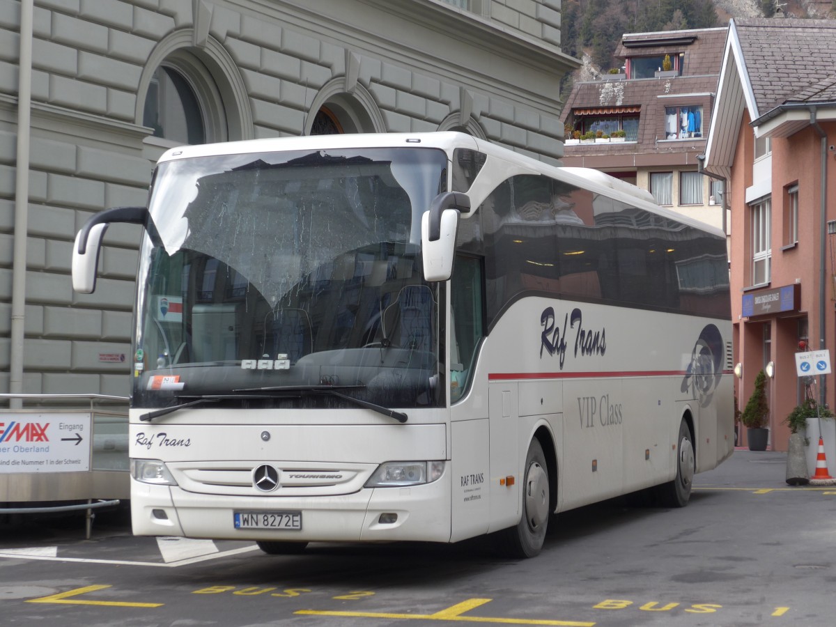 (168'573) - Aus Polen: Raf Trans, Warszawa - WN 8272E - Mercedes am 24. Januar 2016 in Interlaken, H�heweg