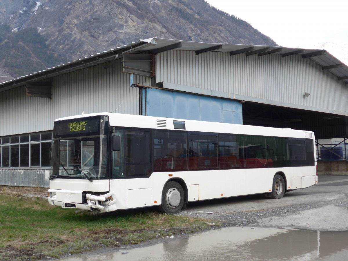 (169'044) - Buchard, Leytron - MAN am 6. M�rz 2016 in Leytron, Garage