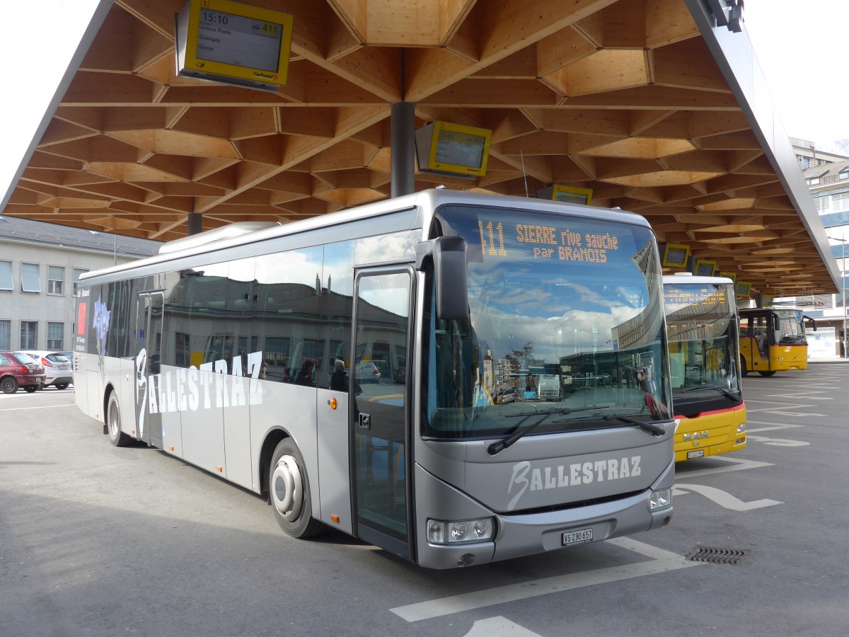 (169'057) - Ballestraz, Gr�ne - VS 230'657 - Irisbus am 6. M�rz 2016 beim Bahnhof Sion