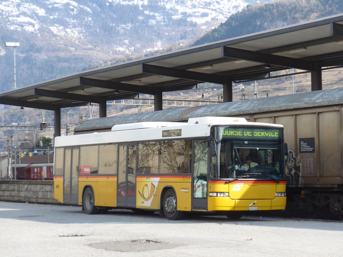 (169'060) - PostAuto Wallis - Nr. 3/VS 414'345 - Volvo/Hess (ex PostAuto Bern Nr. 512; ex P 25'678) am 6. M�rz 2016 beim Bahnhof Sion