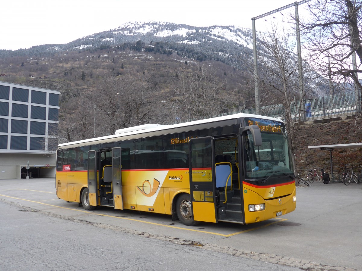 (169'069) - PostAuto Wallis - VS 372'650 - Irisbus am 6. M�rz 2016 beim Bahnhof Brig