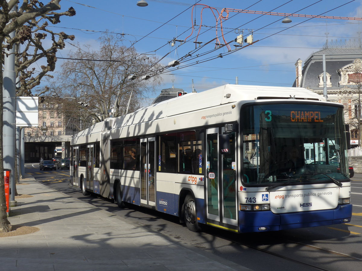 (169'102) - TPG Gen�ve - Nr. 743 - Hess/Hess Gelenktrolleybus am 7. M�rz 2016 in Gen�ve, Place des Vingt-Deux-Cantons