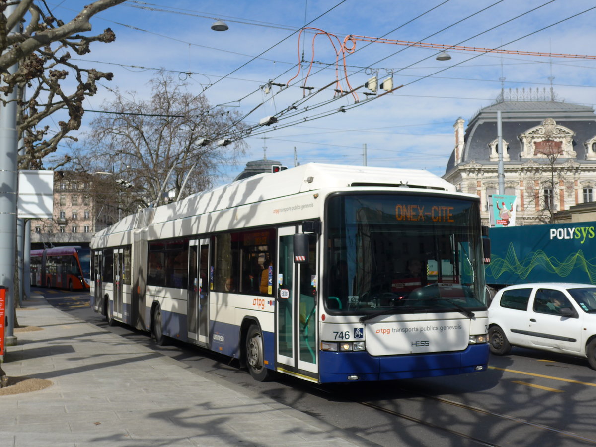 (169'131) - TPG Gen�ve - Nr. 746 - Hess/Hess Gelenktrolleybus am 7. M�rz 2016 in Gen�ve, Place des Vingt-Deux-Cantons