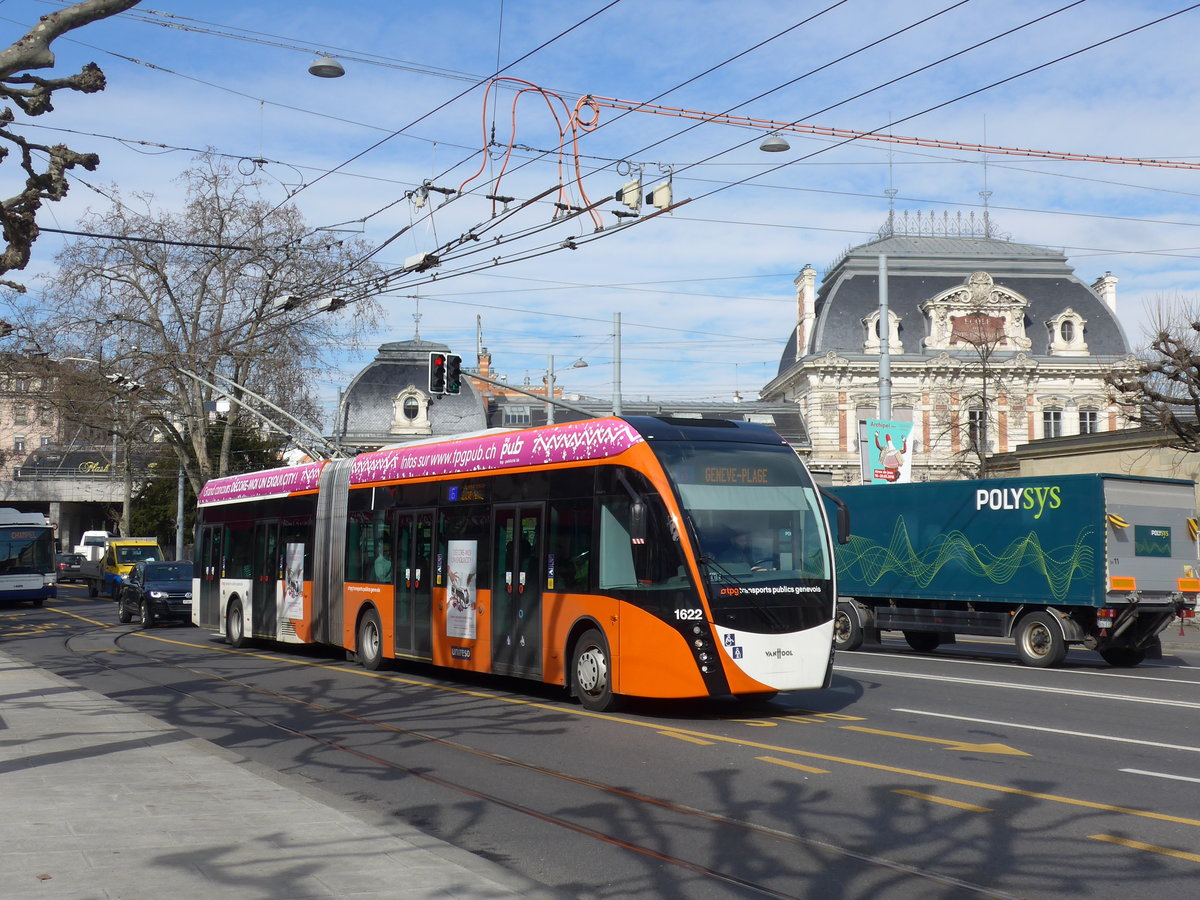 (169'132) - TPG Gen�ve - Nr. 1622 - Van Hool Gelenktrolleybus am 7. M�rz 2016 in Gen�ve, Place des Vingt-Deux-Cantons