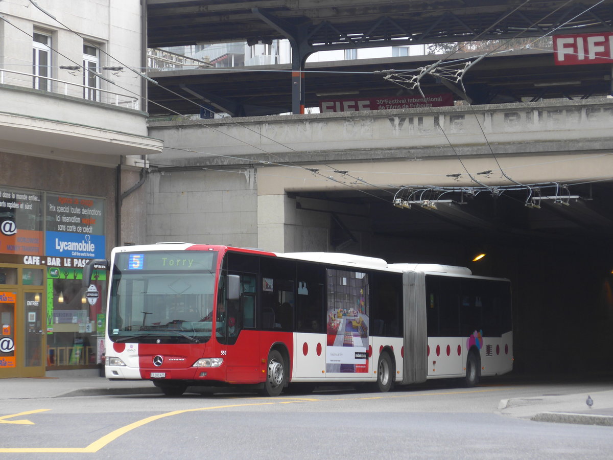 (169'232) - TPF Fribourg - Nr. 550/FR 300'425 - Mercedes am 13. M�rz 2016 beim Bahnhof Fribourg