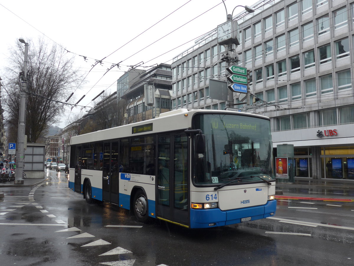 (169'470) - VBL Luzern - Nr. 614/LU 202'614 - Scania/Hess am 25. M�rz 2016 beim Bahnhof Luzern