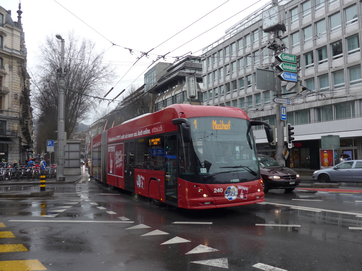 (169'475) - VBL Luzern - Nr. 240 - Hess/Hess Doppelgelenktrolleybus am 25. M�rz 2016 beim Bahnhof Luzern