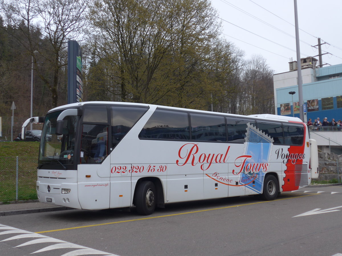 (169'716) - Royal-Tours, Gen�ve - GE 960'203 - Mercedes am 2. April 2016 in W�renlos, Rastst�tte