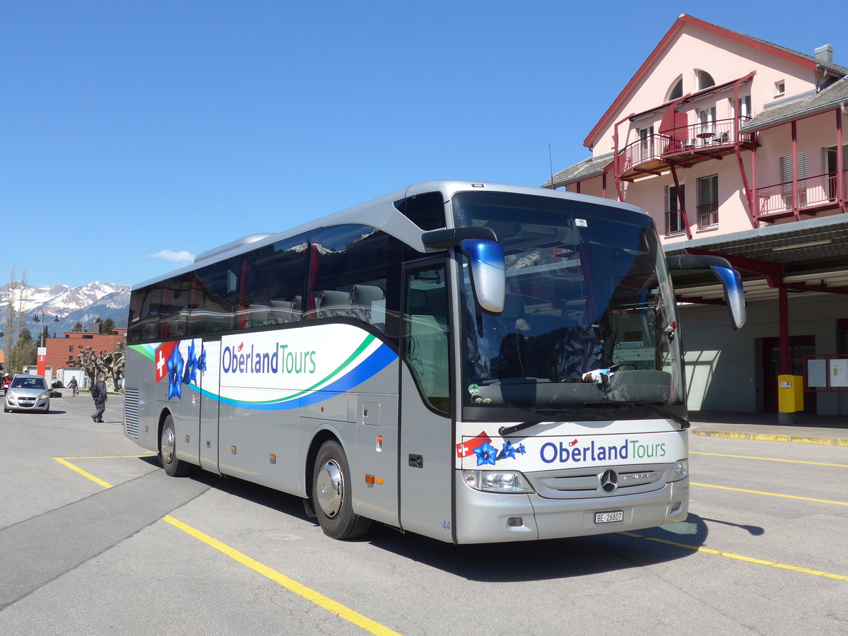(169'816) - Oberland Tours, Grindelwald - Nr. 44/BE 26'807 - Mercedes am 11. April 2016 in Meiringen, Postautostation