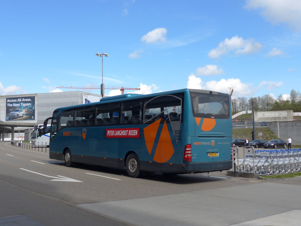 (170'037) - Aus Holland: Langhout, Alphen a.d. Rijn - Nr. 354/BZ-RJ-19 - Mercedes am 14. April 2016 in Z�rich, Flughafen