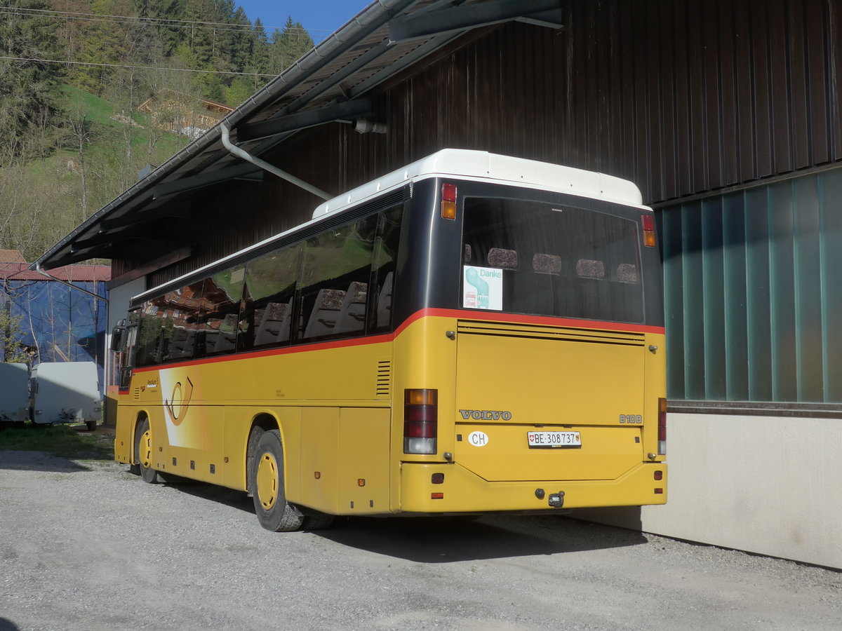 (170'398) - K�bli, Gstaad - Nr. 0/BE 308'737 - Volvo am 8. Mai 2016 in Gstaad, Garage