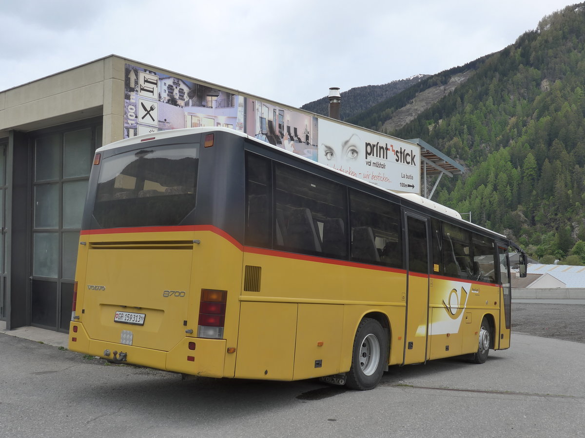 (170'907) - Bus Val M�stair, L� - Nr. 17/GR 159'313 - Volvo (ex Fontana, Ilanz Nr. 17; ex Fontana, Ilanz Nr. 12) am 16. Mai 2016 in M�stair, Garage Oswald