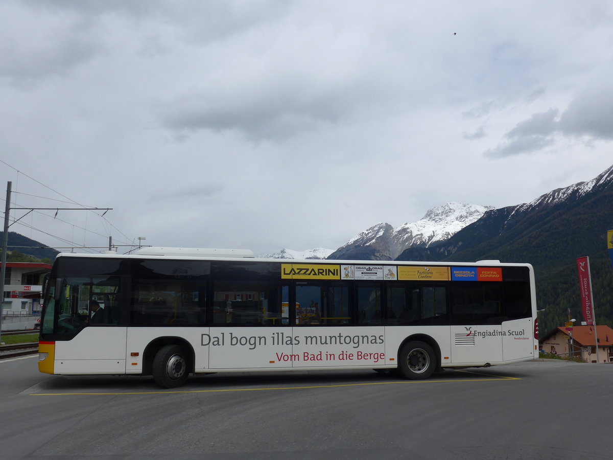 (170'930) - PostAuto Graub�nden - GR 165'111 - Mercedes am 16. Mai 2016 beim Bahnhof Scuol-Tarasp