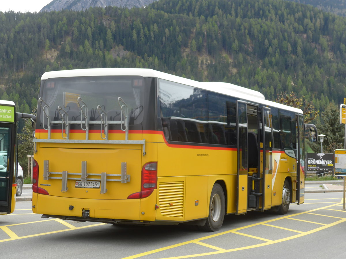 (170'935) - PostAuto Graub�nden - GR 102'345 - Setra (ex Riederer, St. Margrethenberg) am 16. Mai 2016 beim Bahnhof Scuol-Tarasp