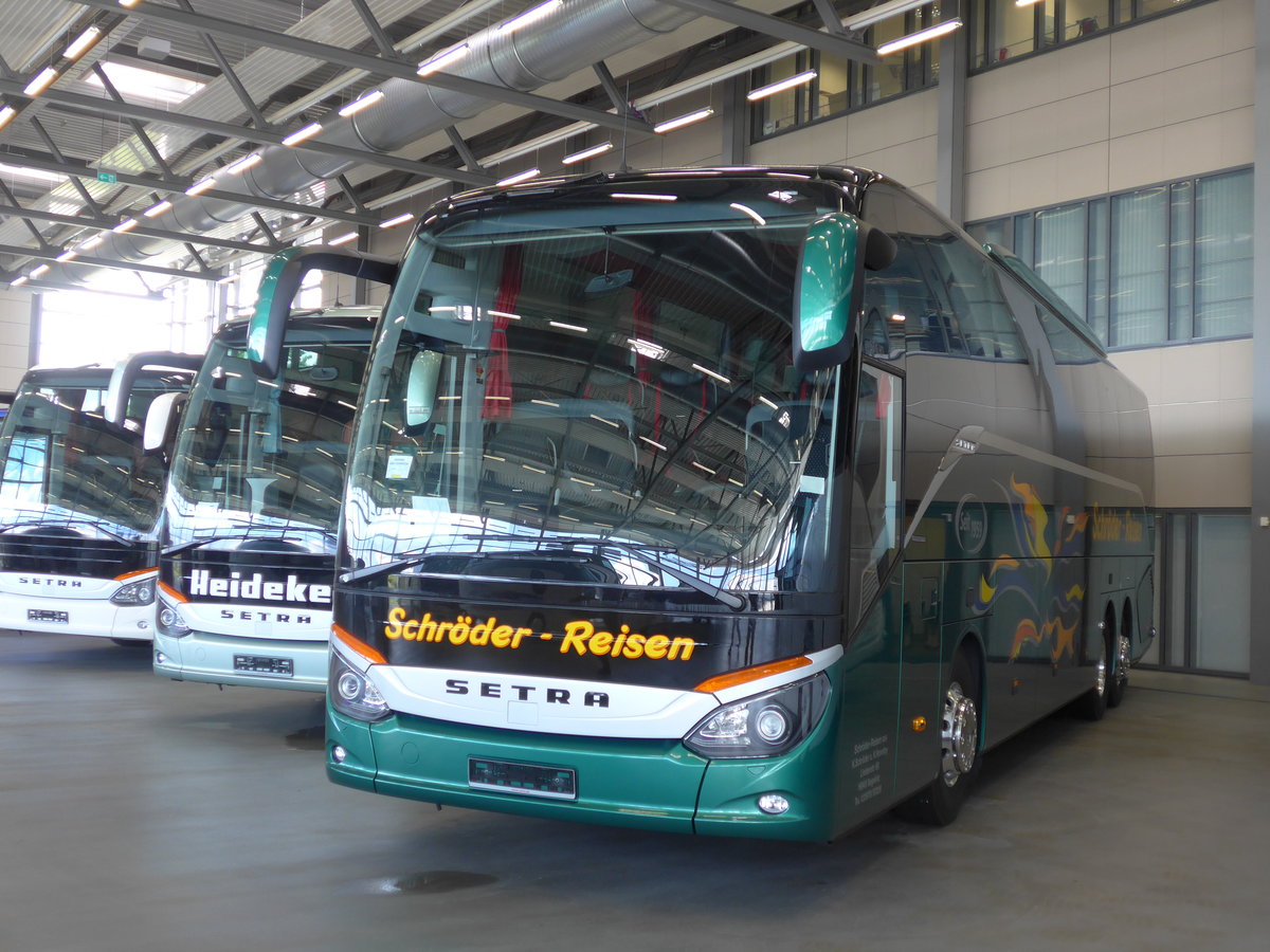 (171'121) - Schr�der, Segeletz - Setra am 20. Mai 2016 in Neu-Ulm, Setrawerk