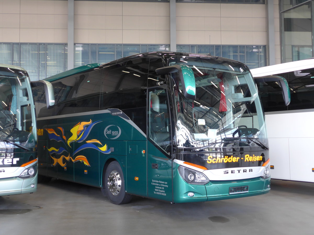 (171'149) - Schr�der, Segeletz - Setra am 20. Mai 2016 in Neu-Ulm, Setrawerk