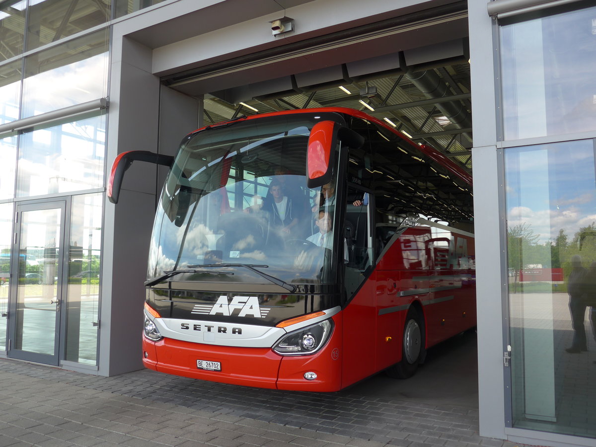 (171'174) - F�r die Schweiz: AFA Adelboden - Nr. 15/BE 26'702 - Setra am 20. Mai 2016 in Neu-Ulm, Setrawerk (Teilaufnahme)