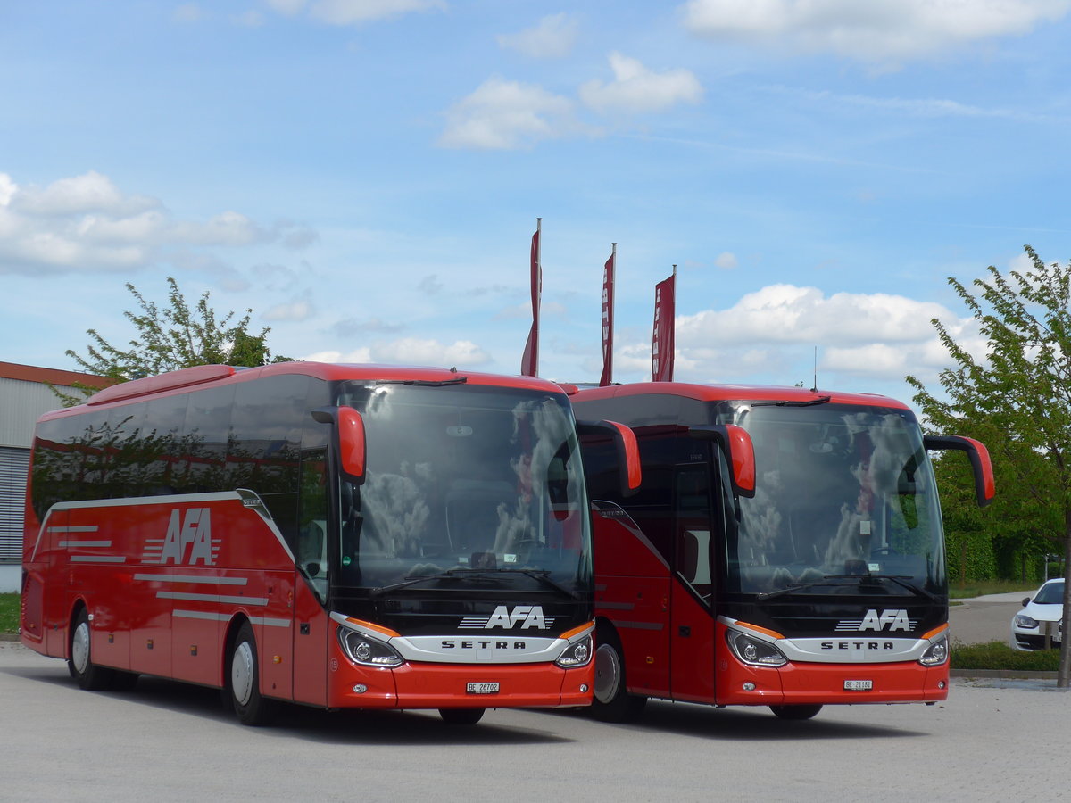 (171'187) - F�r die Schweiz: AFA Adelboden - Nr. 15/BE 26'702 + Nr. 16/BE 21'181 - Setra am 20. Mai 2016 in Neu-Ulm, Setrawerk