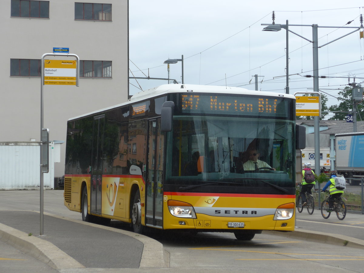 (171'775) - Wieland, Murten - Nr. 52/FR 300'635 - Setra am 13. Juni 2016 beim Bahnhof D�dingen