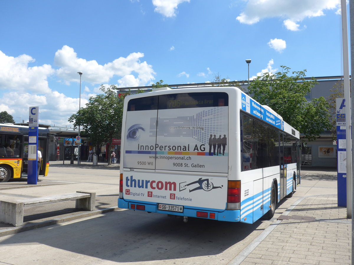 (172'670) - WilMobil, Wil - Nr. 71/SG 33'571 - Volvo/Hess (ex RTB Altst�tten Nr. 71) am 27. Juni 2016 beim Bahnhof Wil
