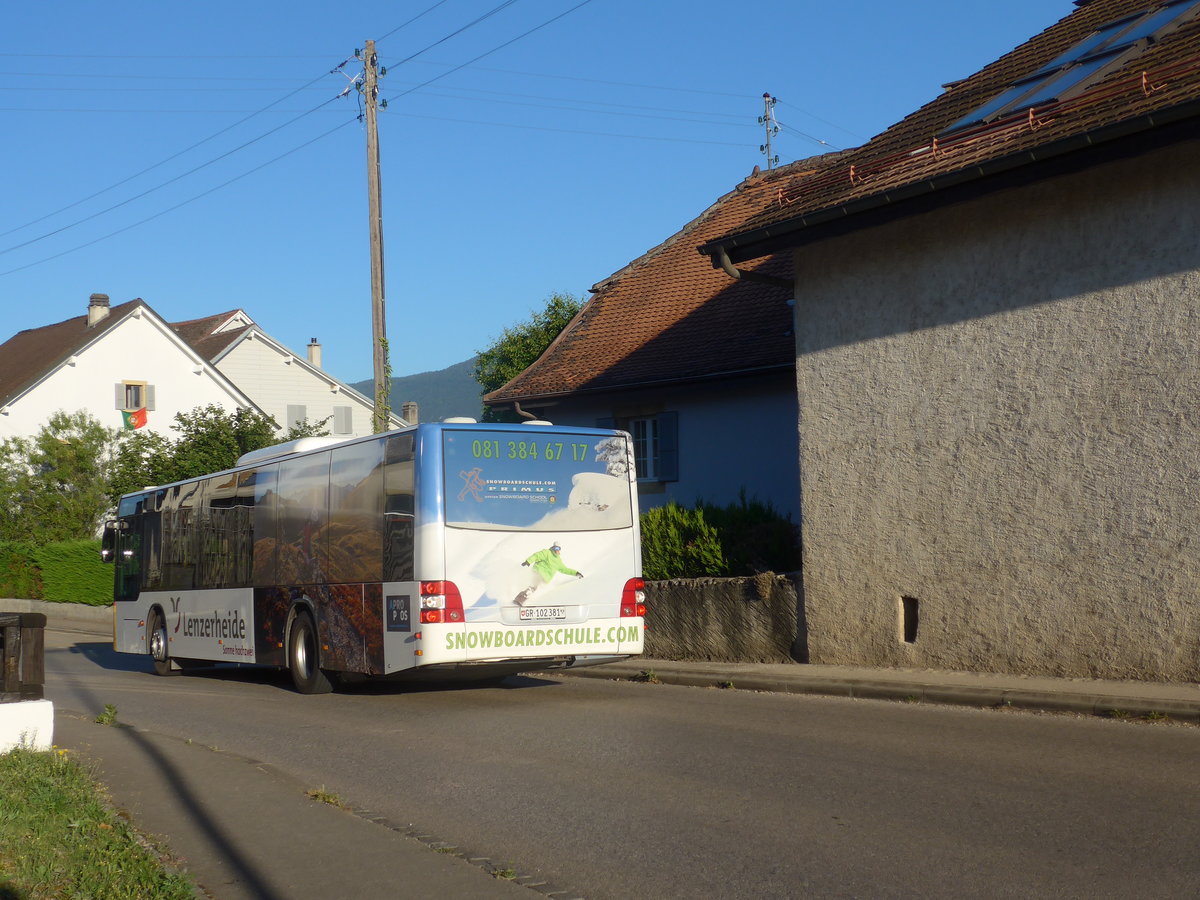 (173'126) - Bossi&Hemmi, Tiefencastel - GR 102'381 - MAN am 19. Juli 2016 in Susc�vaz, Village (Einsatz PostAuto)