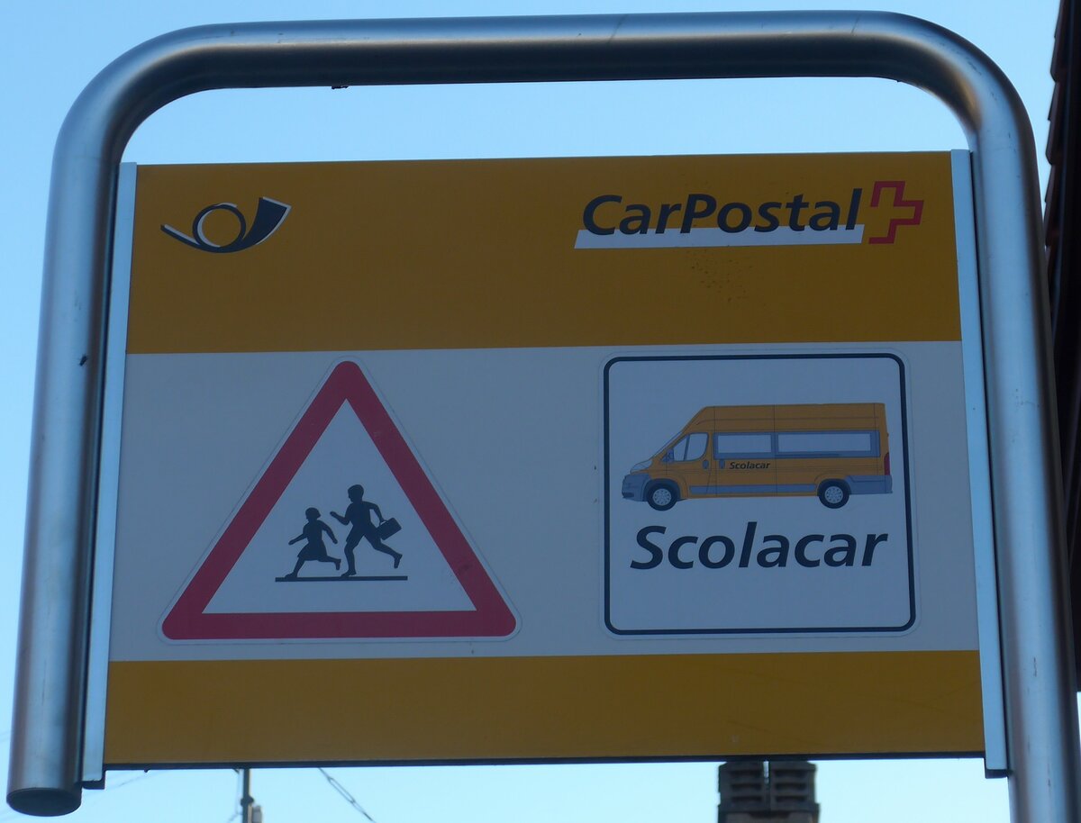 (173'127) - PostAuto-Haltestellenschild - Susc�vaz, Scolacar - am 19. Juli 2016