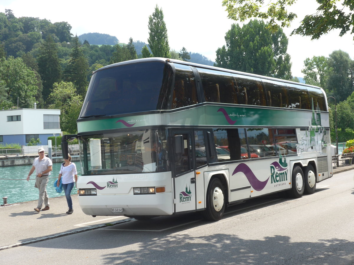 (173'361) - Remy, Lausanne - VD 248'049 - Neoplan am 27. Juli 2016 bei der Schiffl�ndte Thun