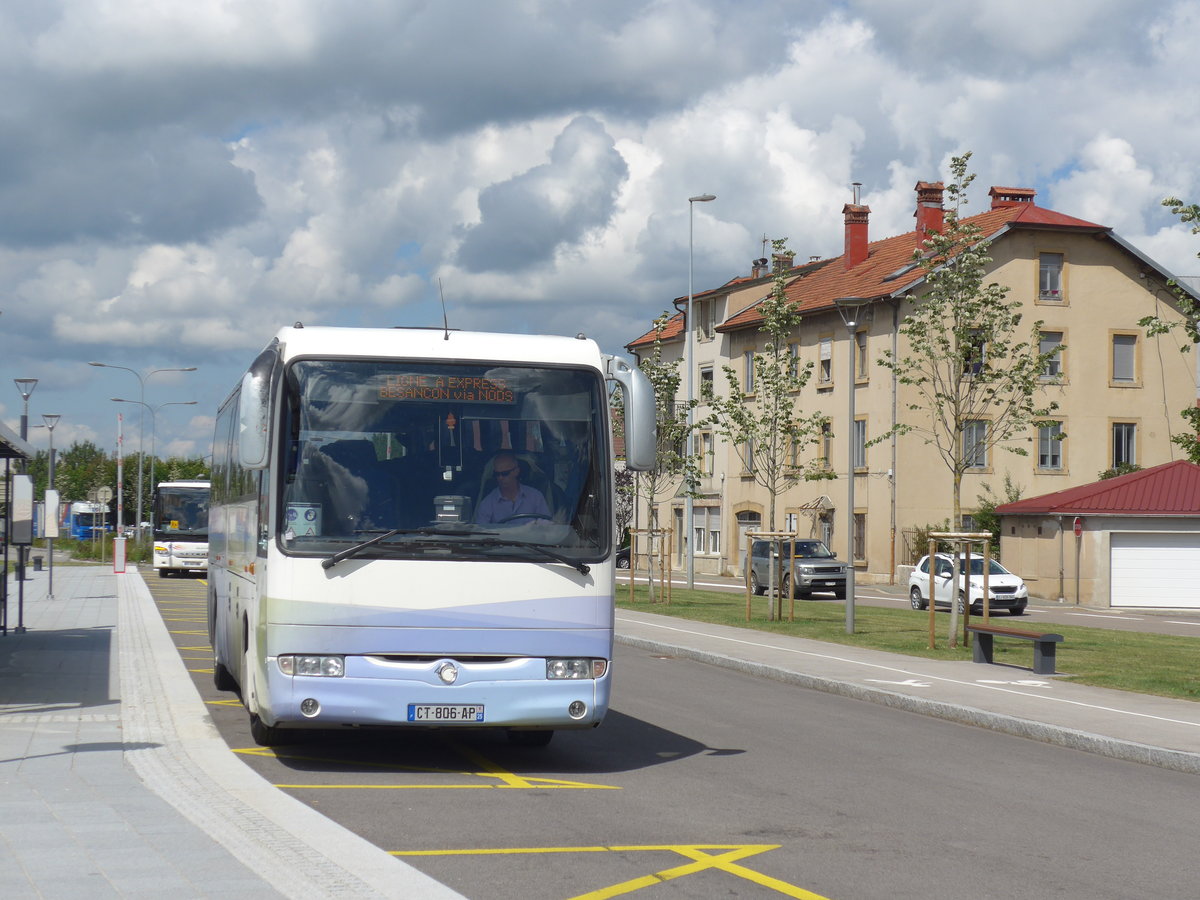 (173'572) - Keolis, Besan�on - Nr. 1941/CT 806 AP - Irisbus am 1. August 2016 beim Bahnhof Pontarlier