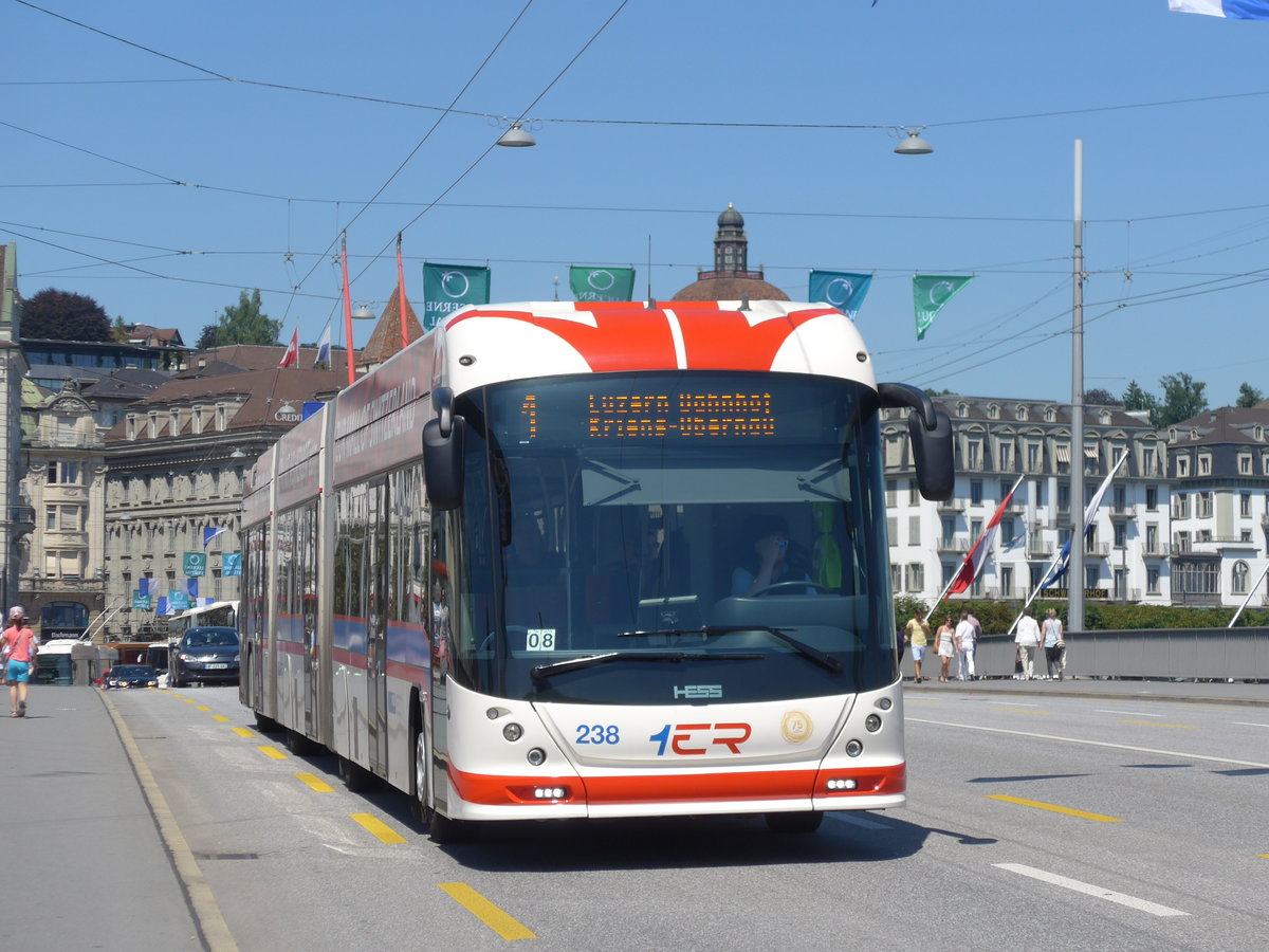 (173'812) - VBL Luzern - Nr. 238 - Hess/Hess Doppelgelenktrolleybus am 8. August 2016 in Luzern, Bahnhofbr�cke