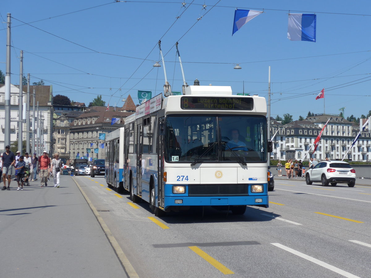 (173'824) - VBL Luzern - Nr. 274 - NAW/R&J-Hess Trolleybus am 8. August 2016 in Luzern, Bahnhofbr�cke